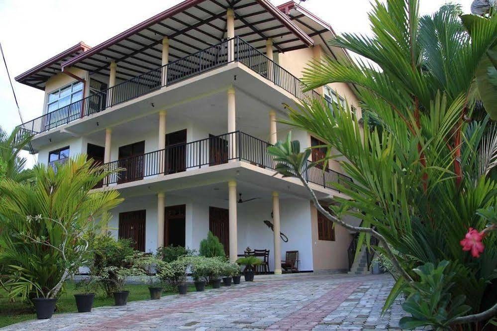 Coral Palm Villa And Apartment Unawatuna Exterior photo